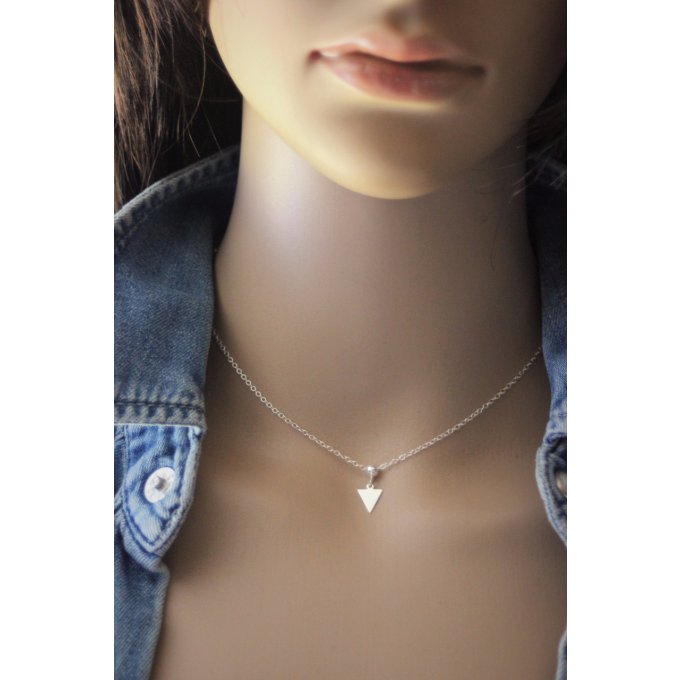 Collier argent massif petite médaille triangle