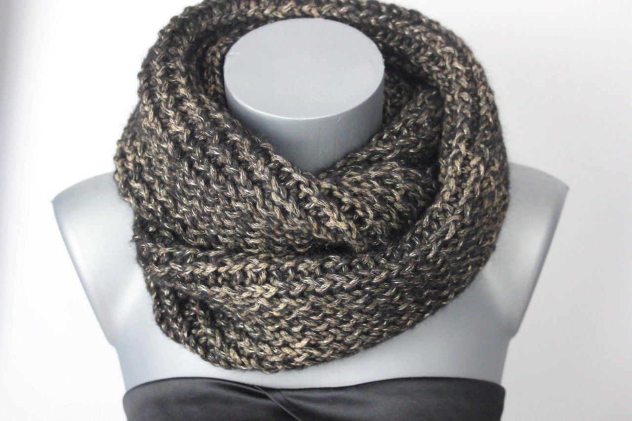 Snood, tour de cou , écharpe , col plastron , col , gris , beige brun ,  noir 50 % laine , tricot - Un grand marché