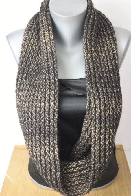 Snood - écharpe en laine de couleur noir, marron et doré