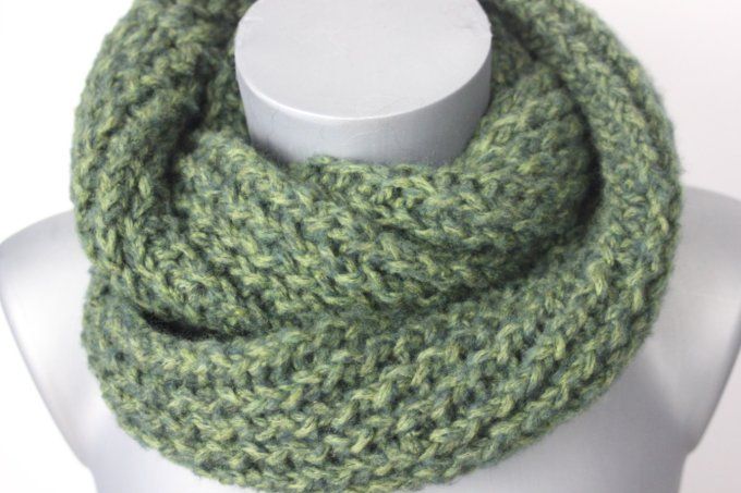 Snood - écharpe en laine de couleur vert kaki chiné