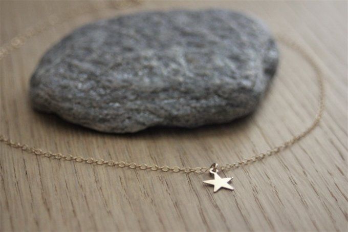 Collier pendentif petite étoile en or Gold Filled