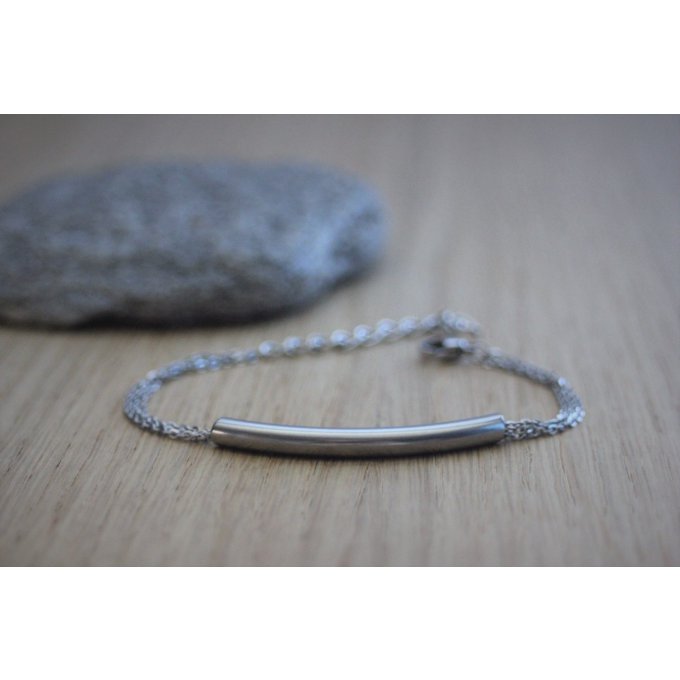 Bracelet 3 chaines et perle tube en acier inoxydable