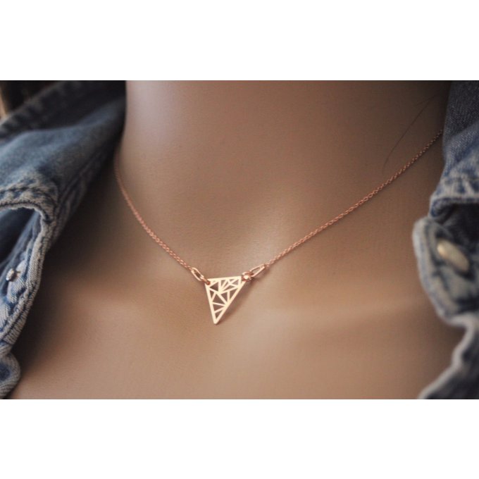 Collier or rose pendentif triangle graphique