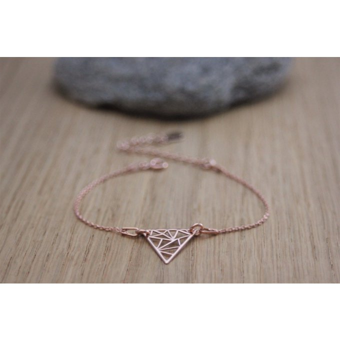 Bracelet or rose triangle graphique