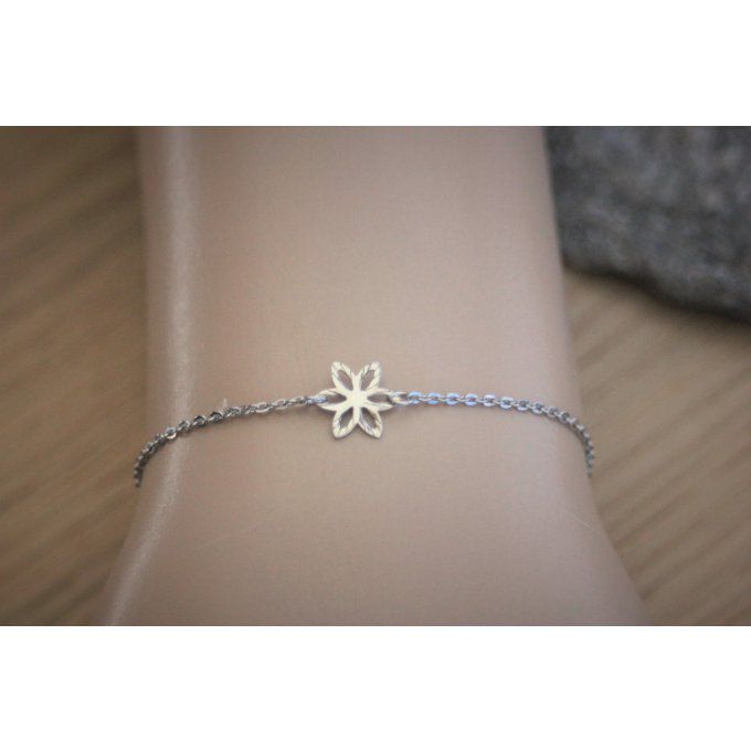 Bracelet petite fleur en acier inoxydable