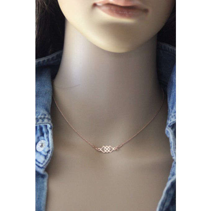 Collier géométrique en or rose 3 carrés