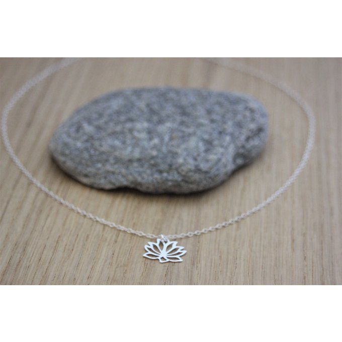 Collier argent massif fleur de lotus