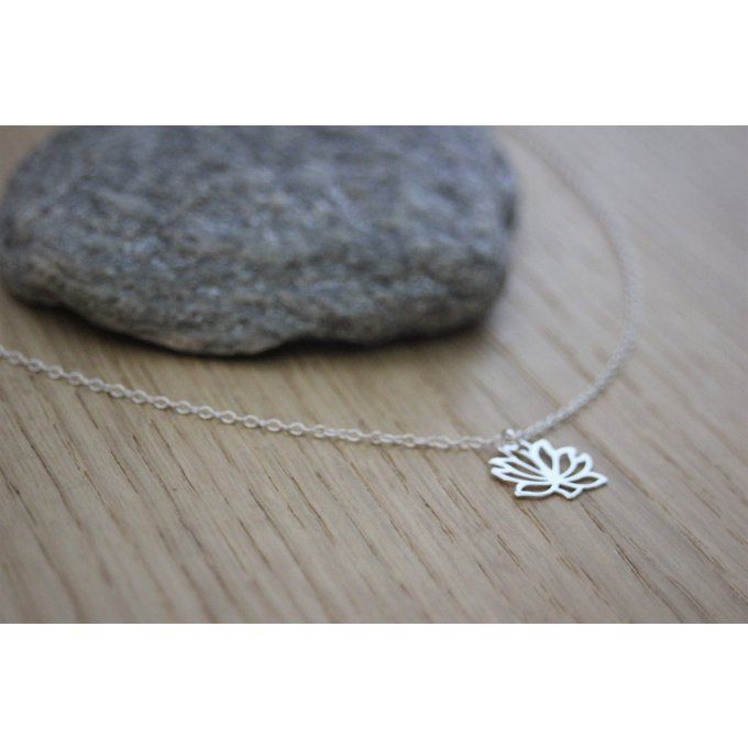 Collier argent massif fleur de lotus