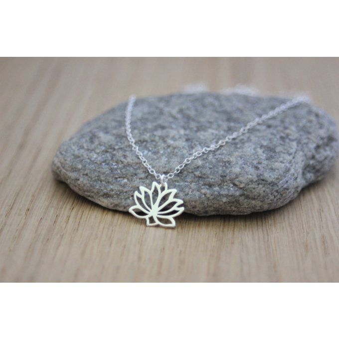 Collier argent massif fleur de lotus