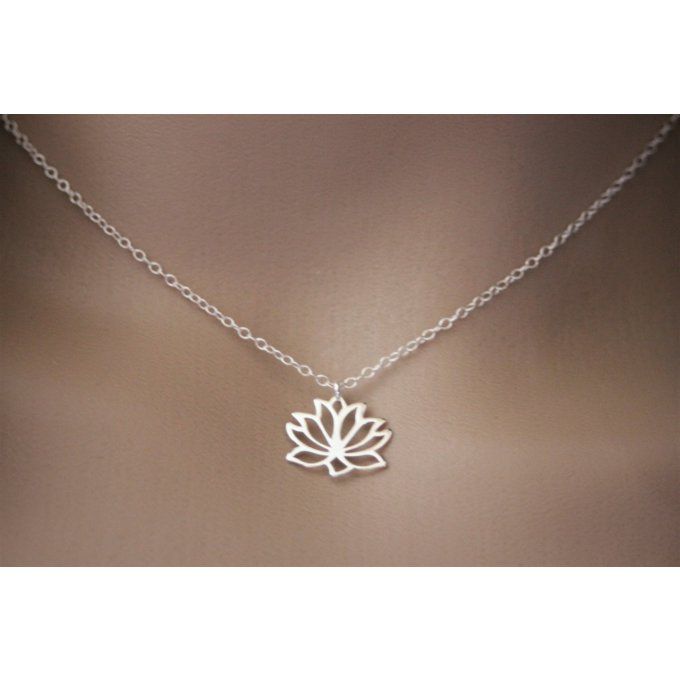 Collier argent massif fleur de lotus