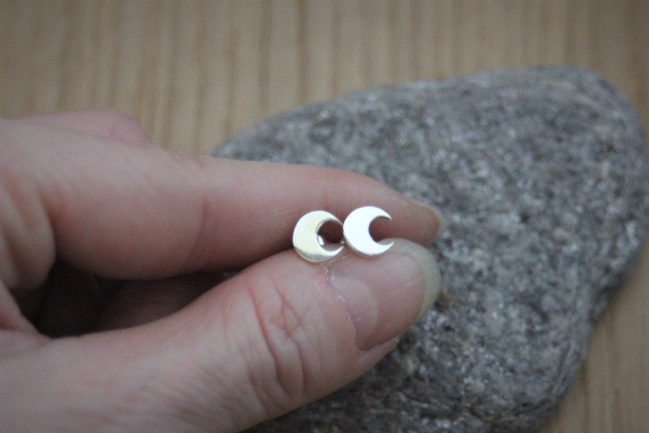 Boucles d'oreilles petite lune en argent massif