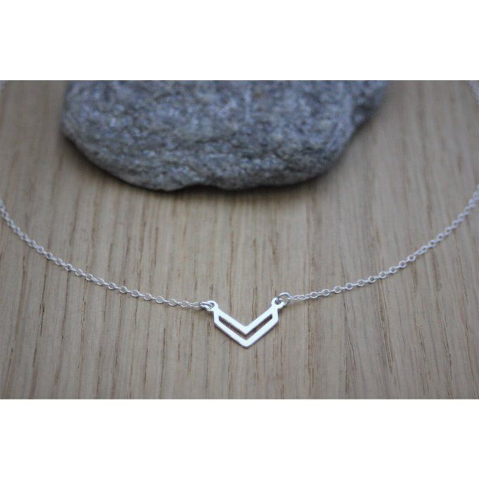 Collier argent massif pendentif flèche ajourée