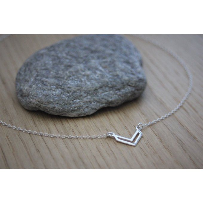 Collier argent massif pendentif flèche ajourée