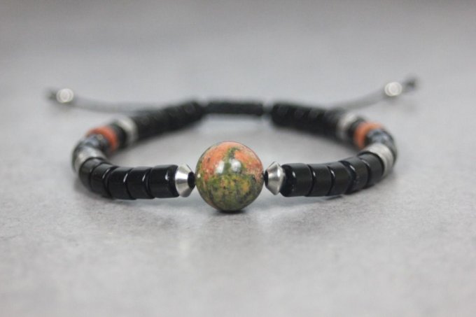 Bracelet perles heishi en onyx , jaspe rouge, hématite et perle ronde unakite