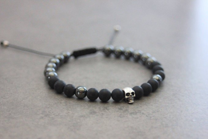Bracelet perles onyx mat et hématite et tête de mort argent 925
