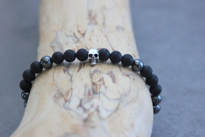 Bracelet perles onyx mat et hématite et tête de mort argent 925