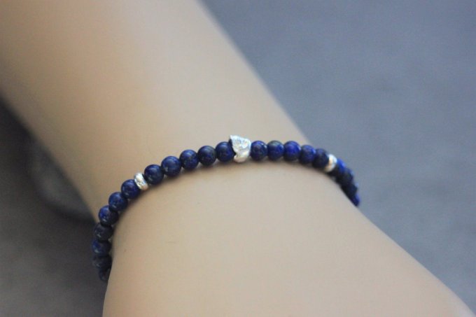 Bracelet perles lapis lazuli et tête de mort en argent massif