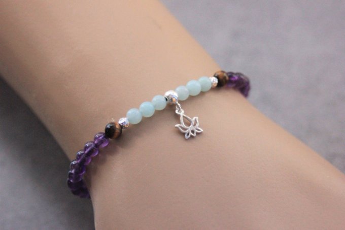Bracelet perles améthyste, amazonite, oeil de tigre et fleur de lotus argent massif 925