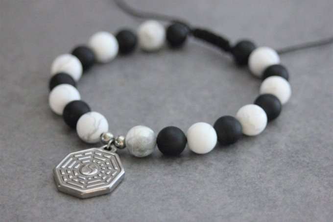 Bracelet perles onyx mat, howlite blanche et breloque yin & yang en acier inoxydable