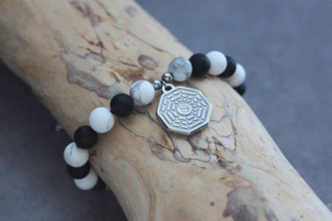 Bracelet perles onyx mat, howlite blanche et breloque yin & yang en acier inoxydable