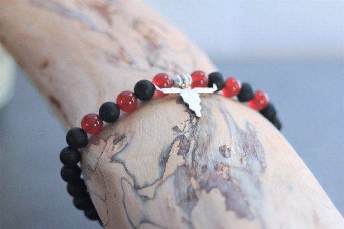 Bracelet perles onyx mat, agate rouge et tête de buffle en argent 925