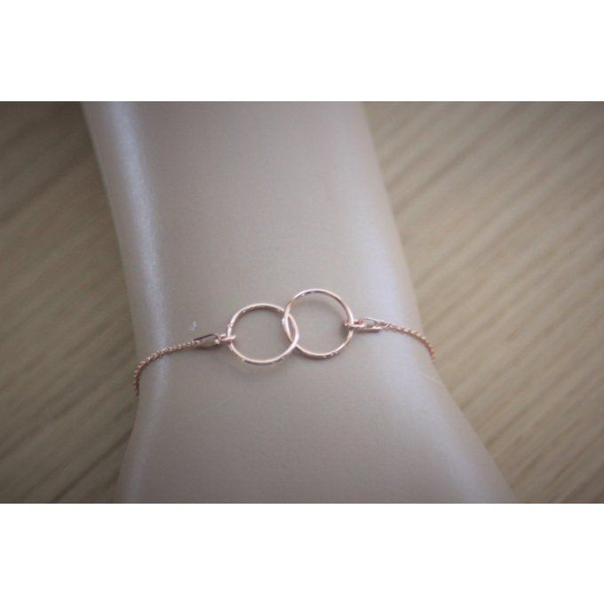 Bracelet 2 anneaux entrelacés en or rose 