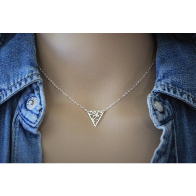 Collier argent massif pendentif triangle graphique