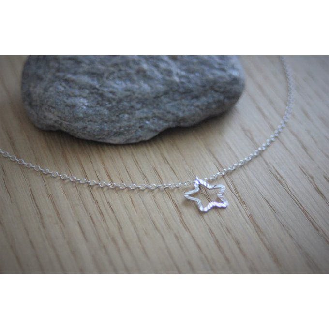 Collier argent massif pendentif étoile martelée