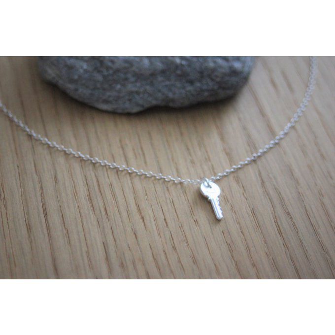 Collier argent massif breloque petite clé 