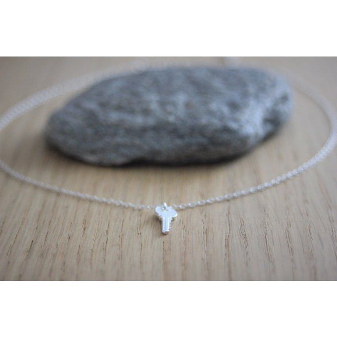 Collier argent massif breloque petite clé 