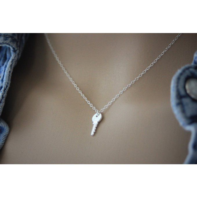 Collier argent massif breloque petite clé 