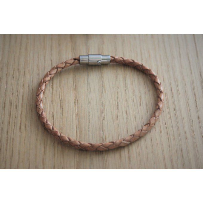 Bracelet en cuir marron clair tressé fermoir acier