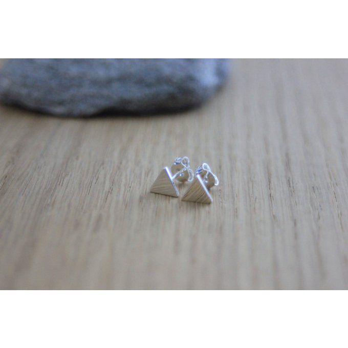 Boucles d'oreilles petit triangle en argent massif