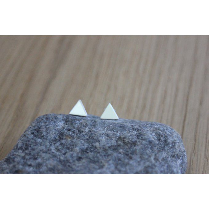 Boucles d'oreilles petit triangle en argent massif