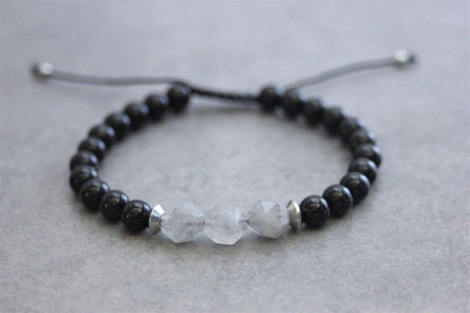 Bracelet en perles onyx, quartz gris et acier inoxydable