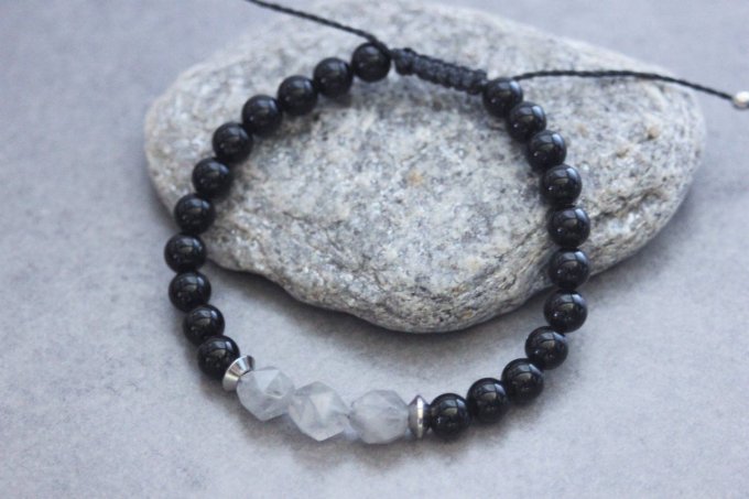 Bracelet en perles onyx, quartz gris et acier inoxydable