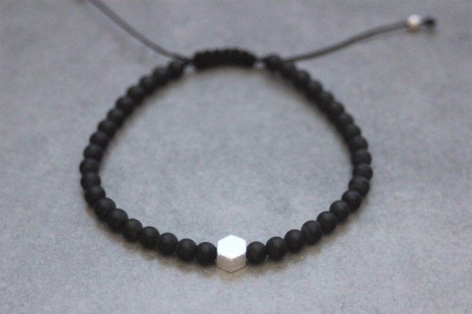 Bracelet perles onyx mat et perle hexagone en argent massif