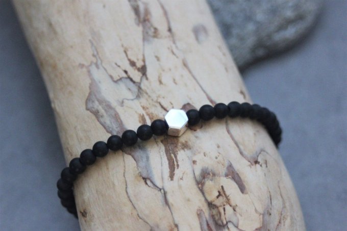 Bracelet perles onyx mat et perle hexagone en argent massif