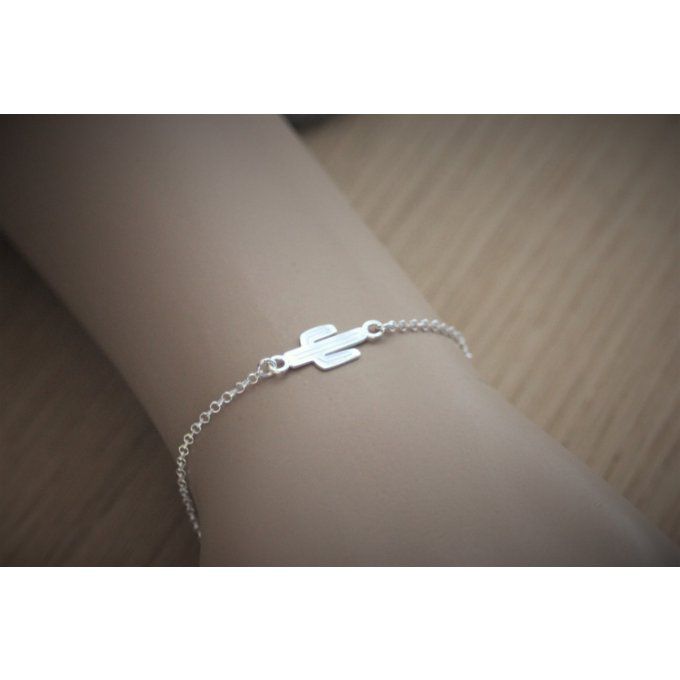 Bracelet argent massif avec breloque cactus