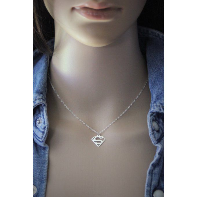 Collier argent massif pendentif superman ou superwoman