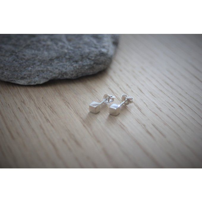 Boucles d'oreilles petit cube en argent massif 