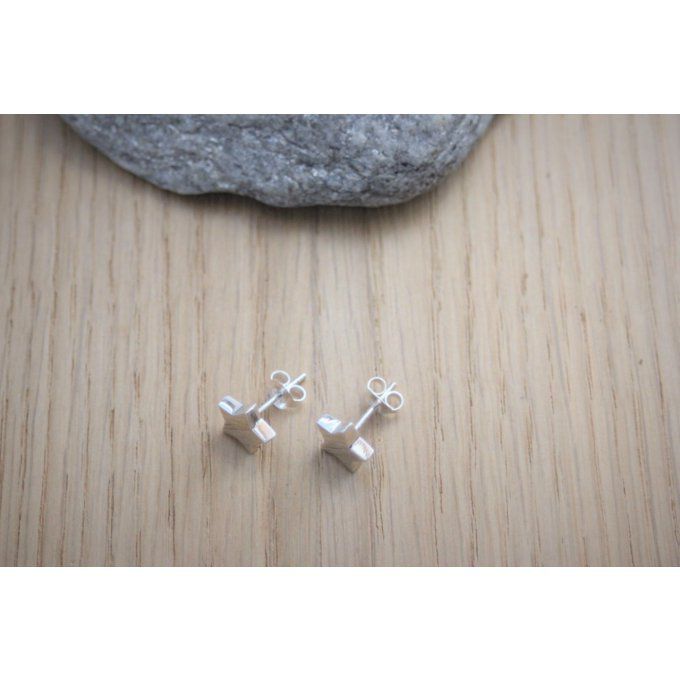 Boucles d'oreilles petite étoile en argent massif 