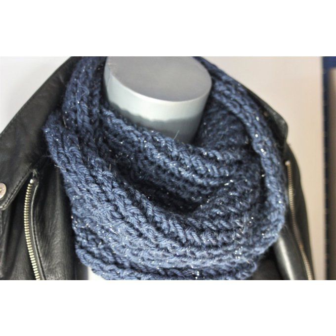 Snood - écharpe en laine de couleur bleu encre pailleté