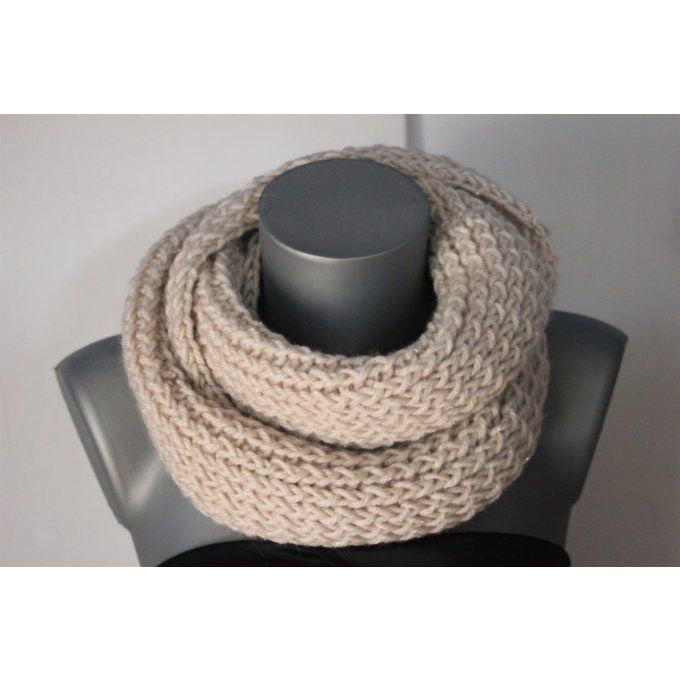 Snood - écharpe en laine de couleur écru pailleté
