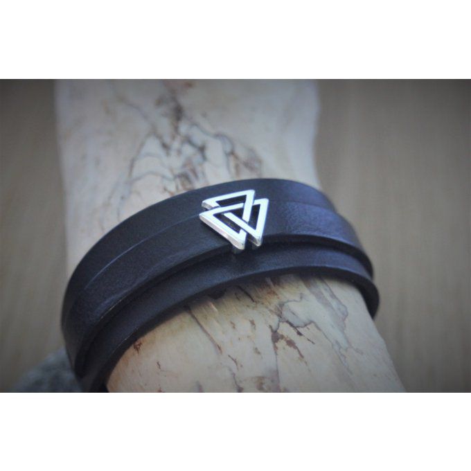 Bracelet manchette cuir noir passant 3 triangles