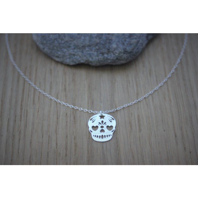 Collier argent massif pendentif tête de mort mexicaine