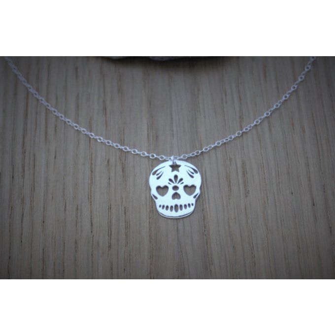 Collier argent massif pendentif tête de mort mexicaine