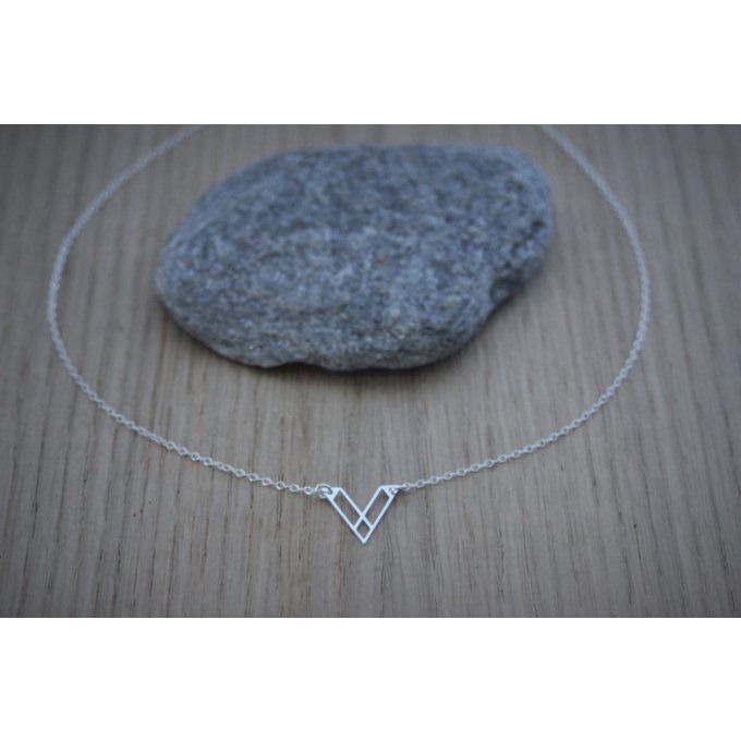 Collier argent massif pendentif triangle