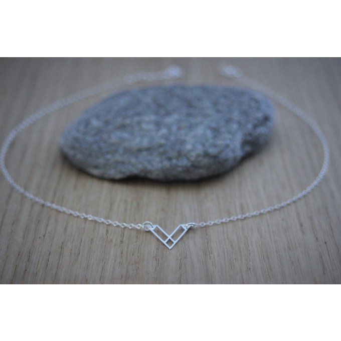 Collier argent massif pendentif triangle