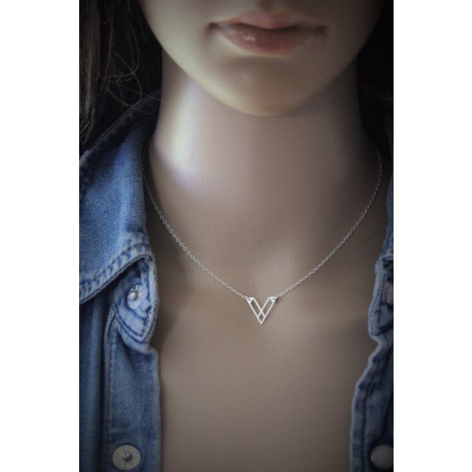 Collier argent massif pendentif triangle